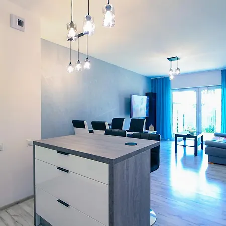 아파트 Apartament Z Ogrodkiem I Miejscem Parkingowym 코워브제크